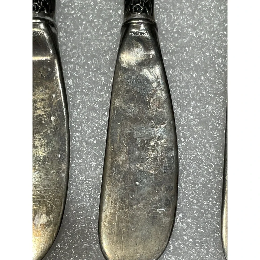 3 Godinger Silver Plated Butter Knives Vintage Floral Victorian Revival Pattern